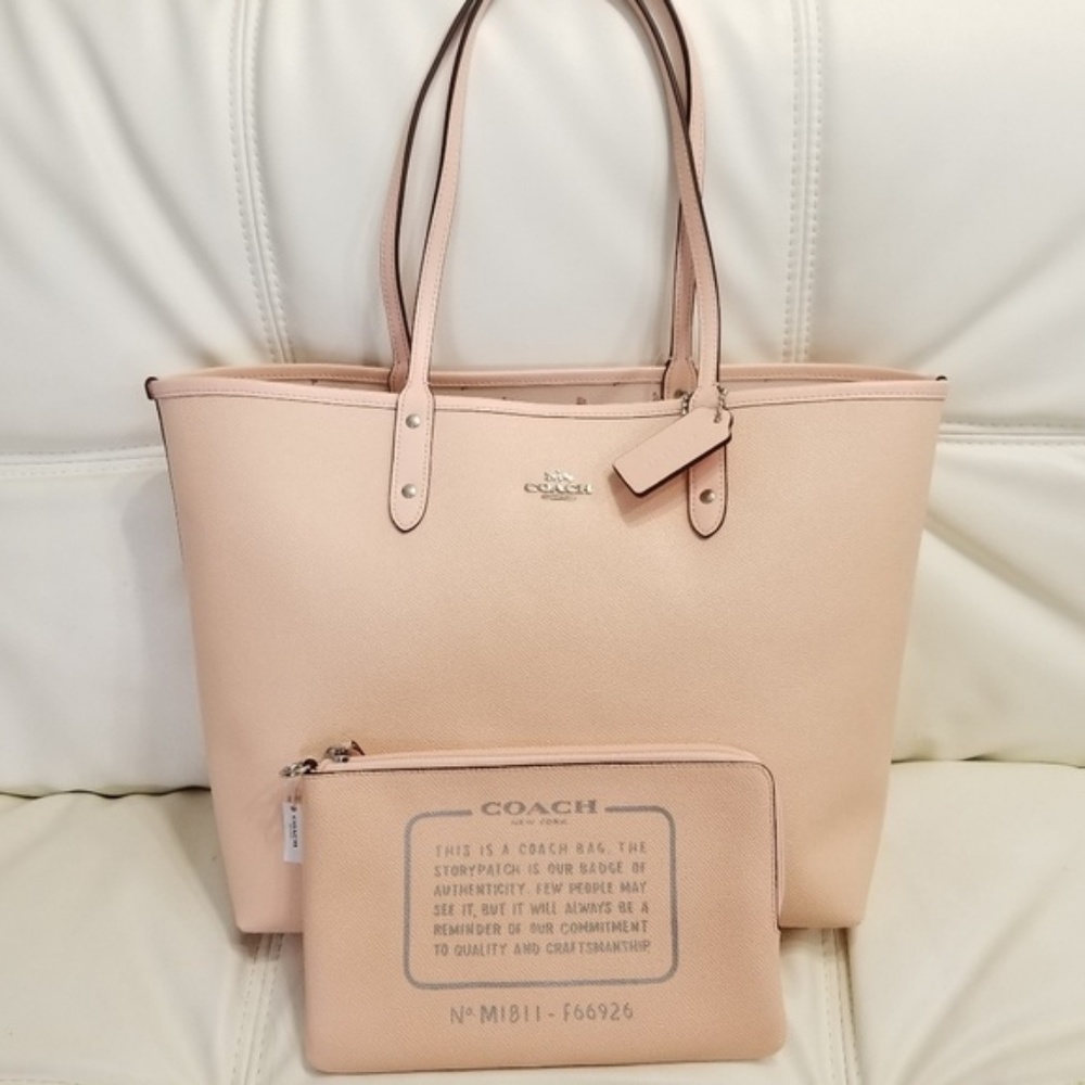 🚫SOLD🚫NWT COACH REV CITY TOTE & WRISTLET SET - Picture 8 of 8